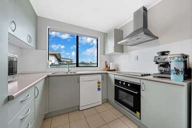 32 Clendon Avenue_2