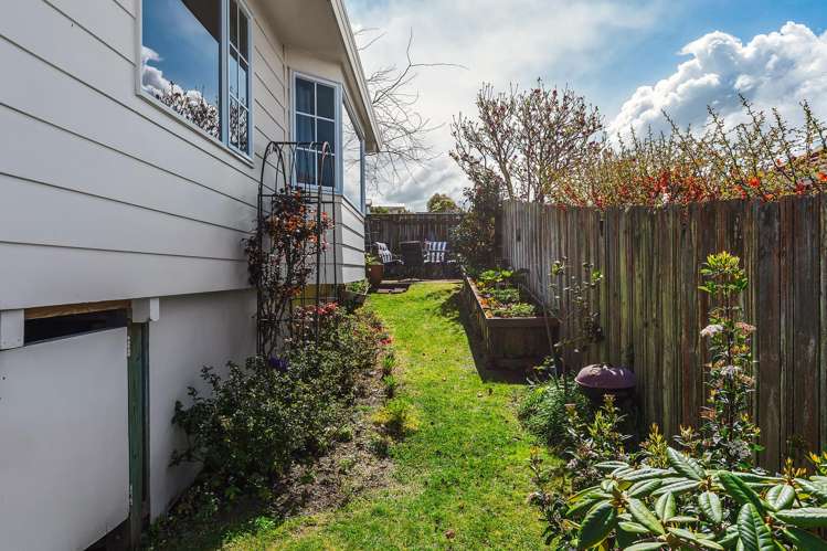 2/8 Kinder Street Acacia Bay_18