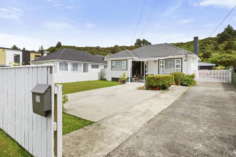 11 Wainuiomata Road Wainuiomata_19