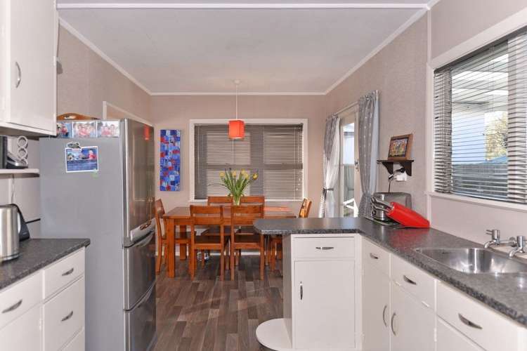 1/6 Devon Street Stoke_11