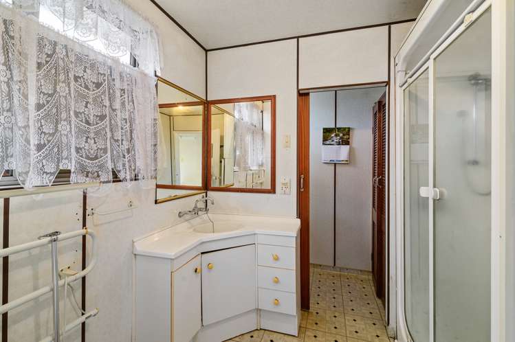 1 Tudor Place Koutu_9