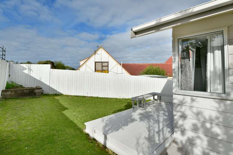 1/17 Athena Drive Totara Vale_1