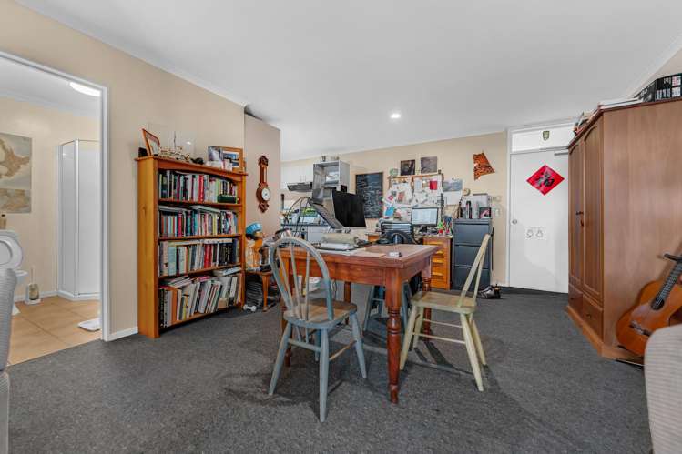 2U/1 Wadier Place Henderson_5