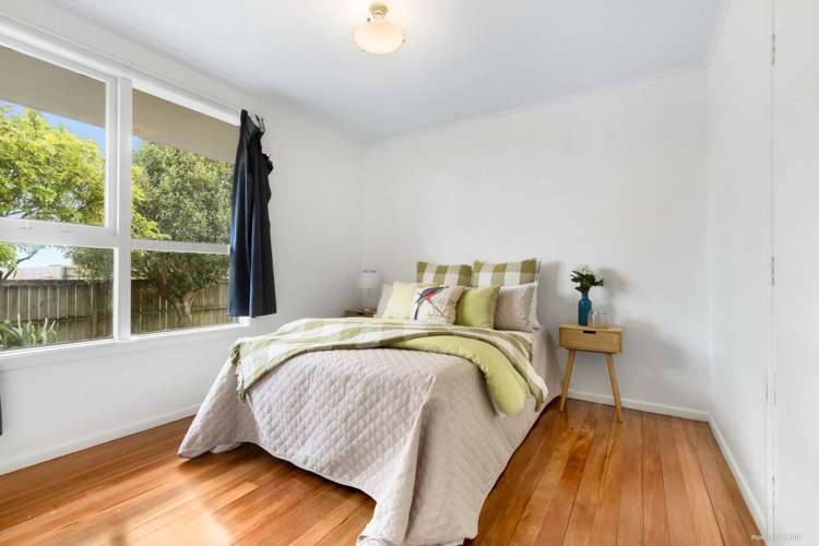 10 School Road Te Atatu South_6