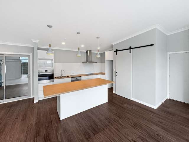 64 Swinburn Street 1192_1