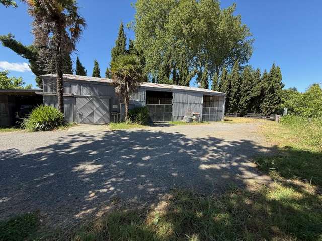 Three-Bay Shed for Lease