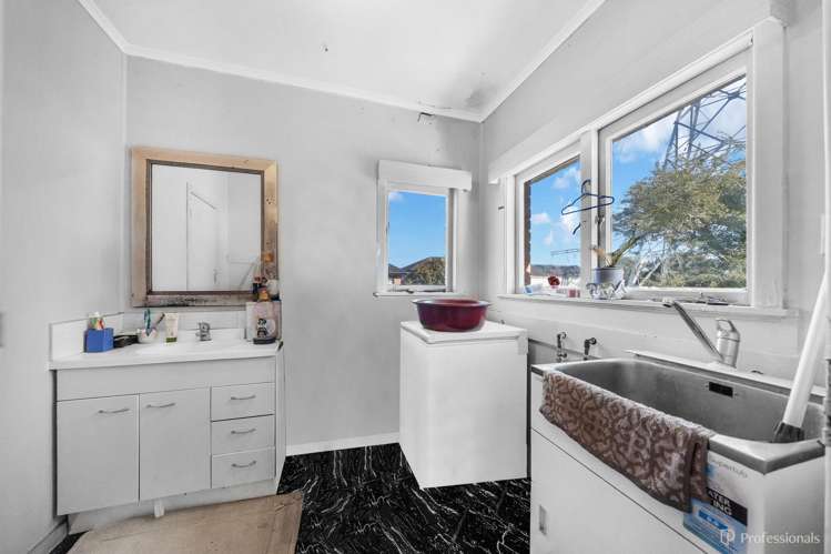305 Massey Road Mangere East_8