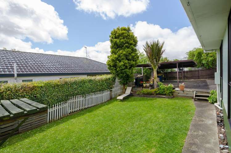 2/37 Rosier Road Glen Eden_17