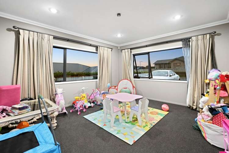 14 Castleton Way 2743_6