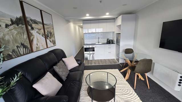 Fully Renovated & Furnished 2-Bedroom|Sunset Views