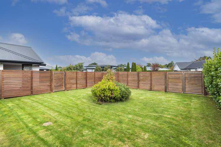 8 Carnaveron Drive Lincoln_22