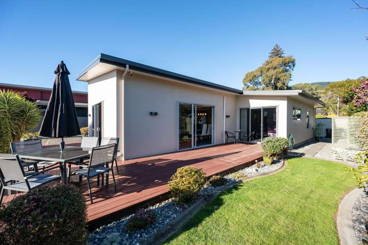 8 Gershwin Grove Stoke_18