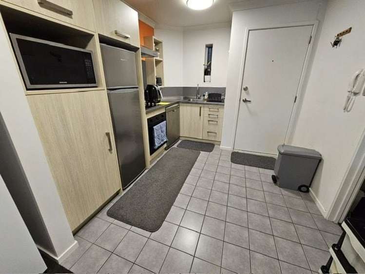 2/15 Minnie Street Eden Terrace_3