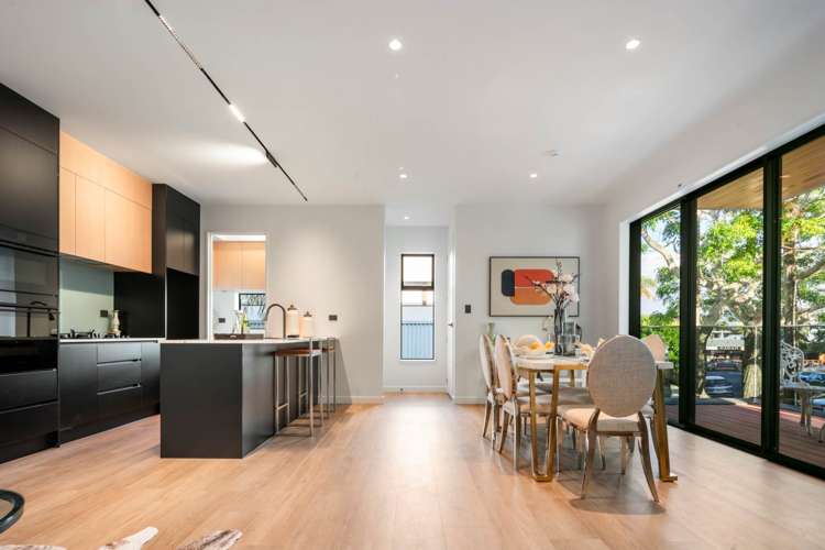 1/3 Campbell Road Takapuna_11