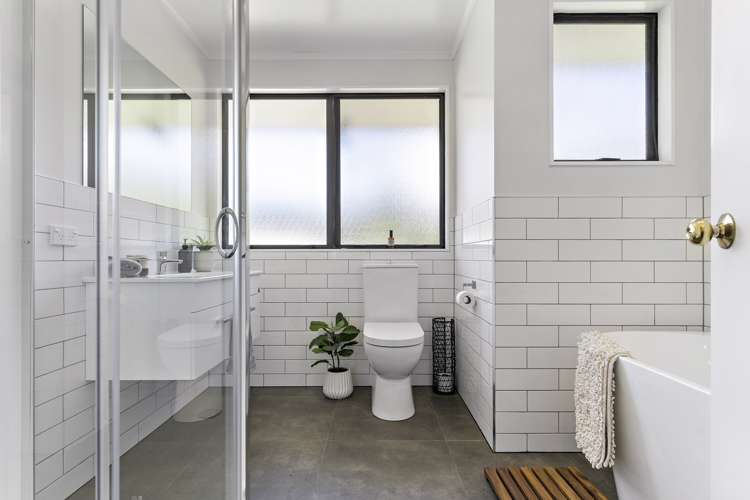 33 Tararua Drive Upper Plain_17