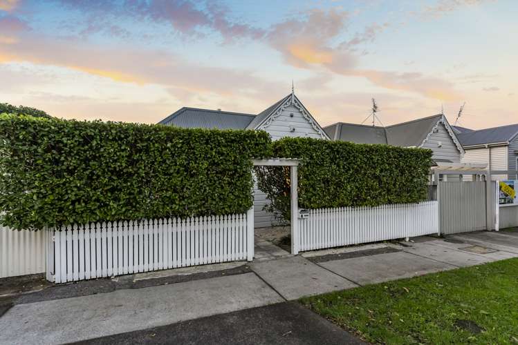 2 Mount Saint John Avenue Epsom_5