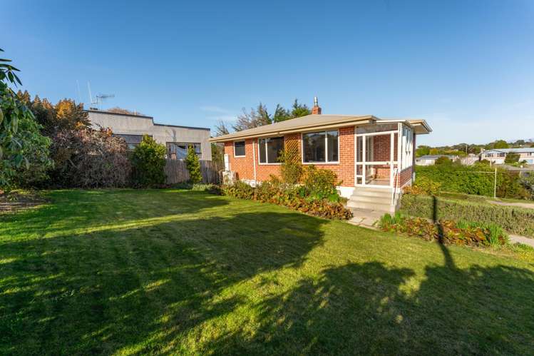 24 Hill View Crescent_1