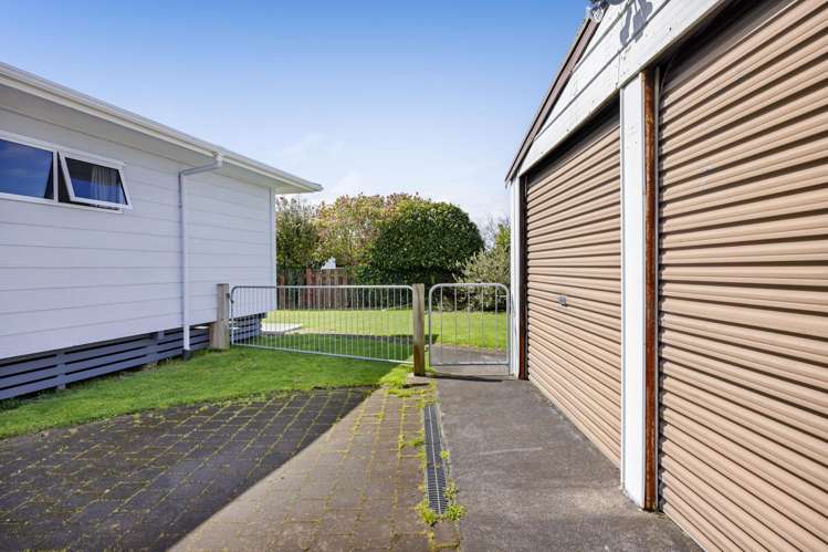 6 Camellia Avenue Bell Block_21