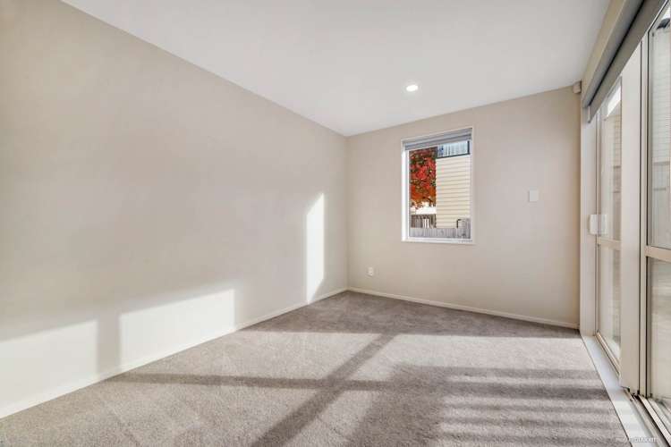 11a Kaihu Street Northcote_17