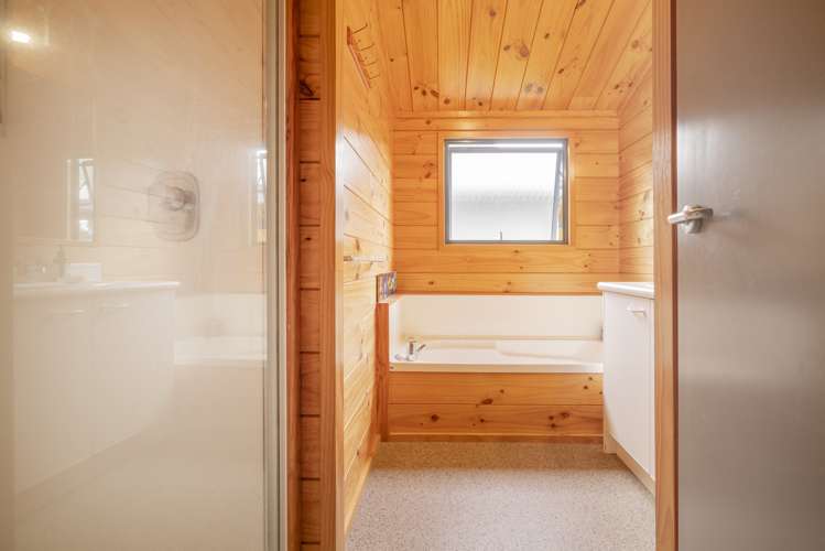 1233 Hikuai Settlement Road Pauanui_14