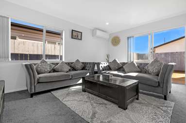 14 Whareatua Avenue_3