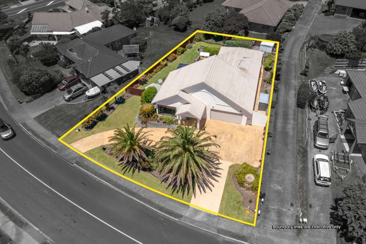 5 Alec Craig Way Gulf Harbour_29