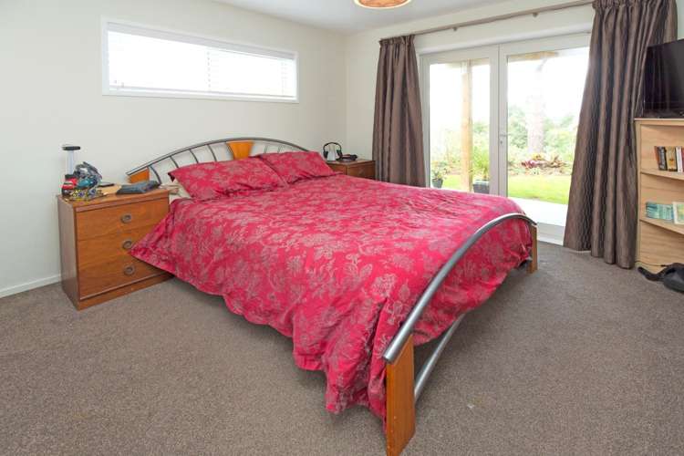 284 Alec Craig Way Gulf Harbour_15