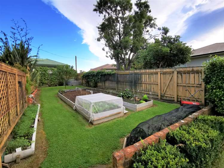 32 Queen Street Dannevirke_17