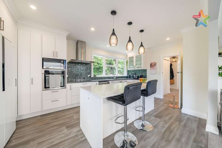 79 Miromiro Road Normandale_9