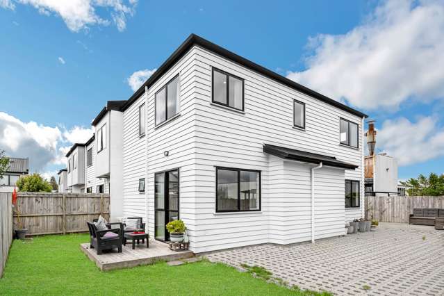 12/60 Kelman Road Kelston_2