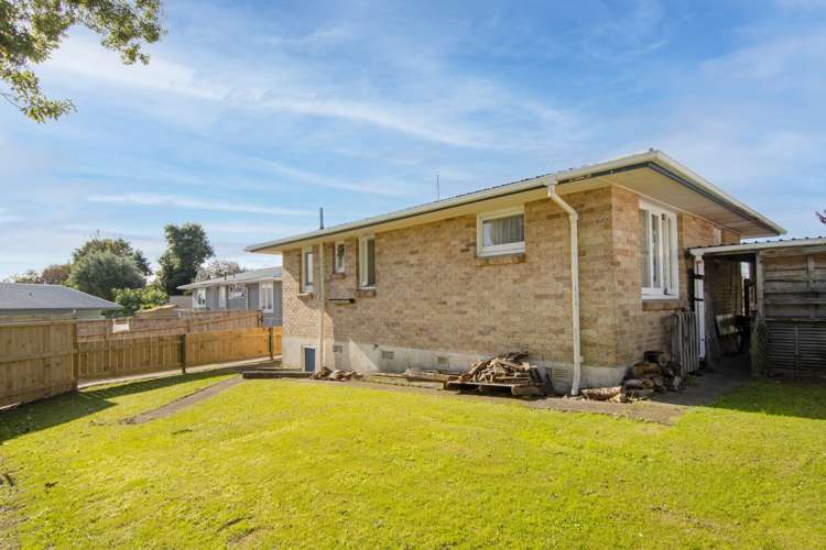 29 Henderson Crescent Parkvale_11