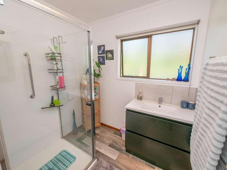 24 Bay View Road Cable Bay_15