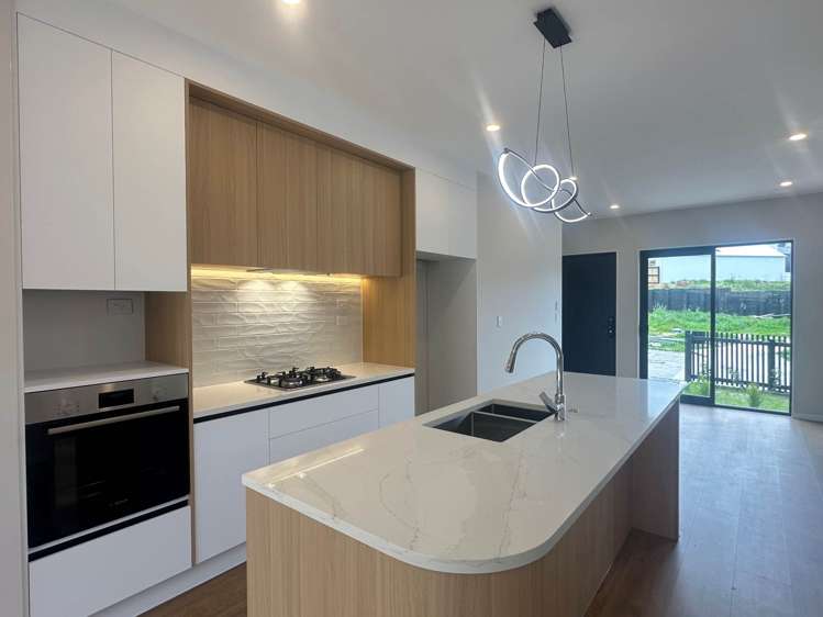 10 Ara Taha Crescent Orewa_1