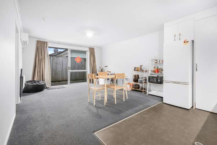 2/3 June Place Hamilton East_4