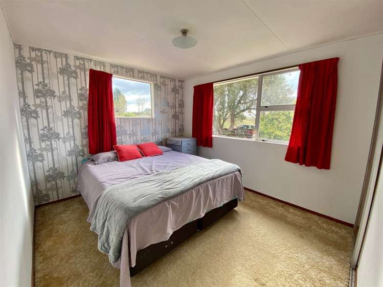 86 Totara Island Road Clinton and Surrounds_17