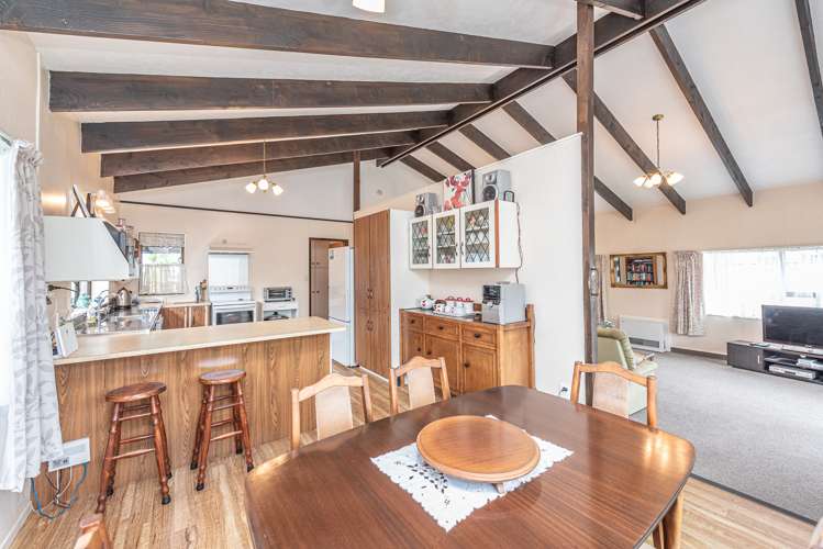 44 Exeter Crescent Springvale_7