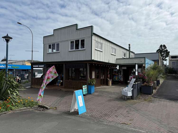 20 Bow Street Raglan_15