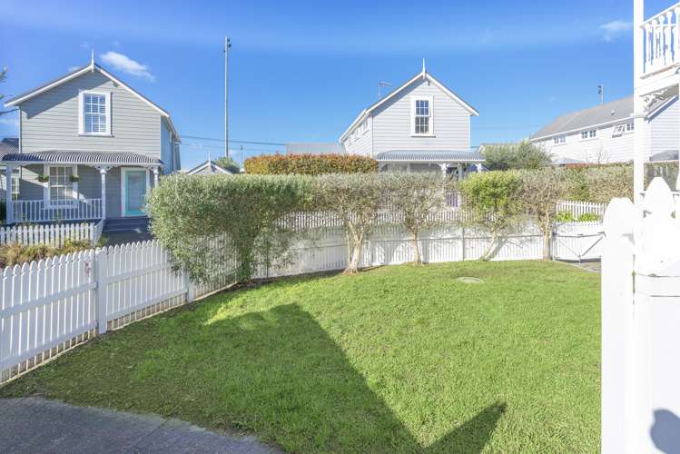 16 Beach Road Northcote Point_23