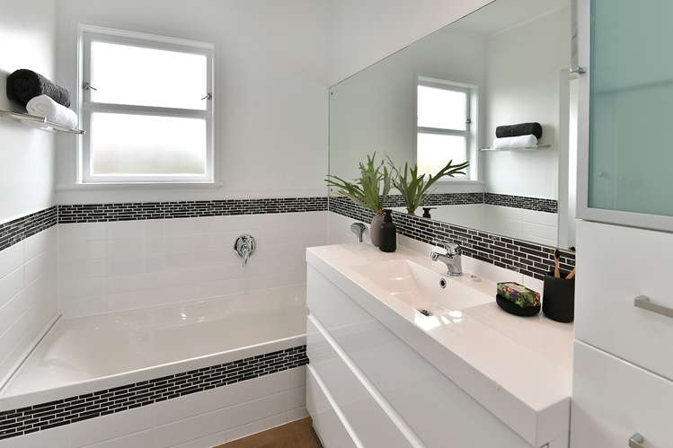 10 Castleton Street Birkdale_11