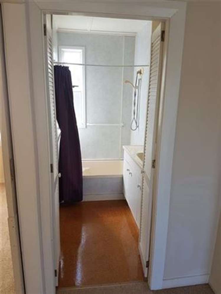 2/1 Imperial Place Henderson_5