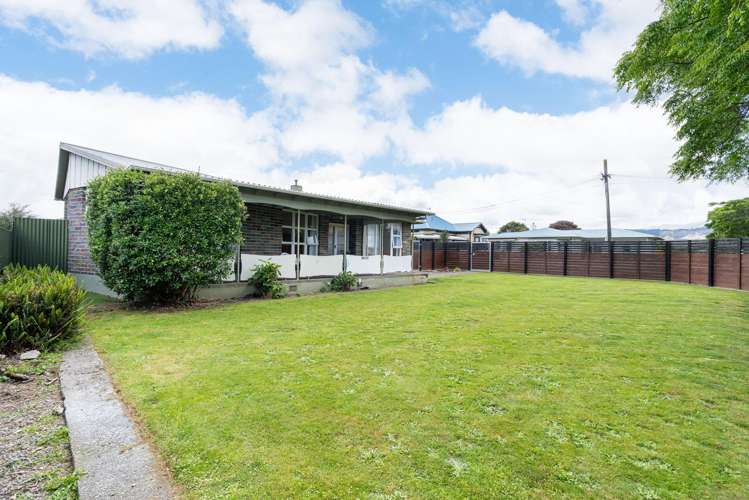 587 Queen Street East Levin_22