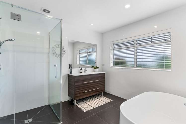 592 Redoubt Road Flat Bush_18