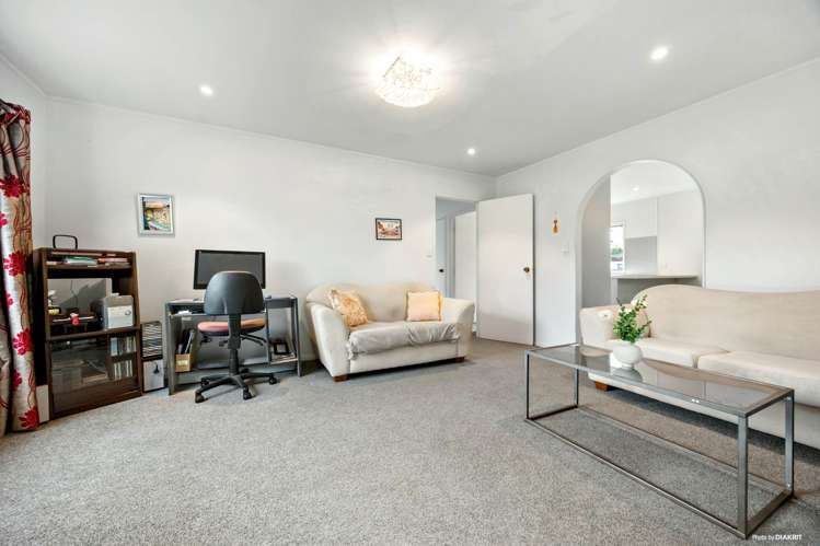 2/56 Hillside Road_5