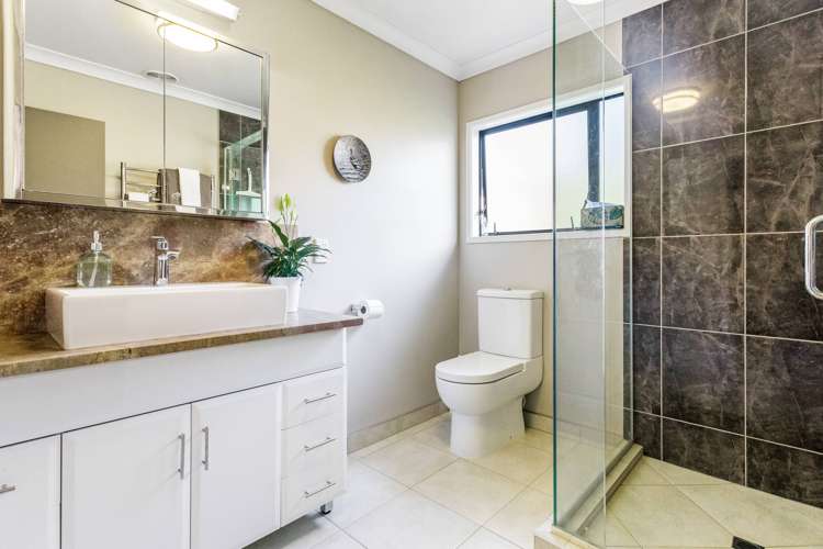 65b Uxbridge Road Mellons Bay_13