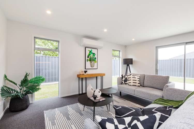 8 Roots Street East Feilding_10