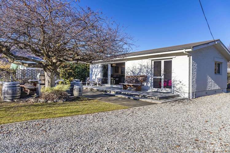 ‘Talk of the town’ - tiny Arrowtown cottage scores $1.3m profit