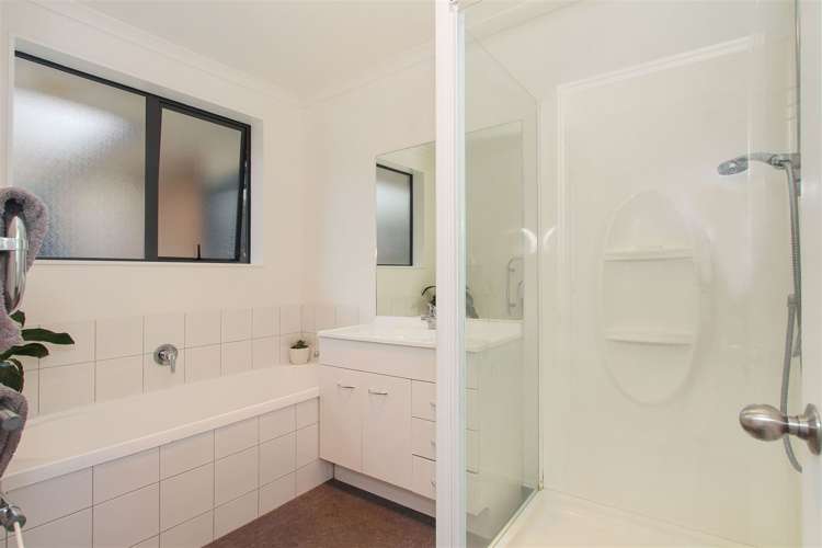 2 Plumstead Rise Glen Eden_10