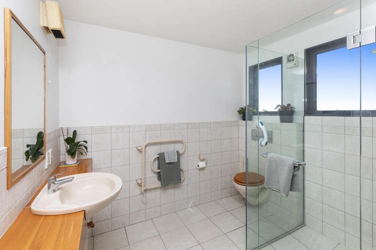 257 Cathedral Road Gore Bay_23