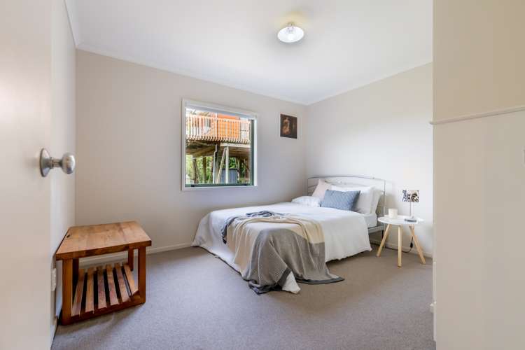 85 Laingholm Drive Laingholm_13