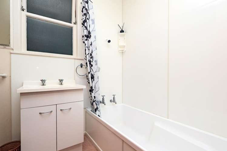 2/34A Te Aute Road Havelock North_12